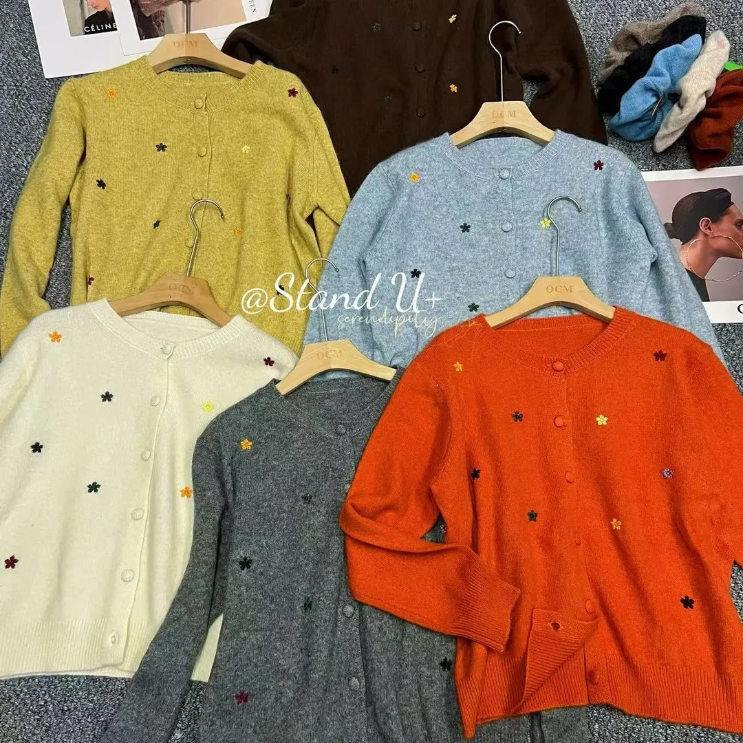 减龄小众气质羊毛休闲排扣开衫毛衣