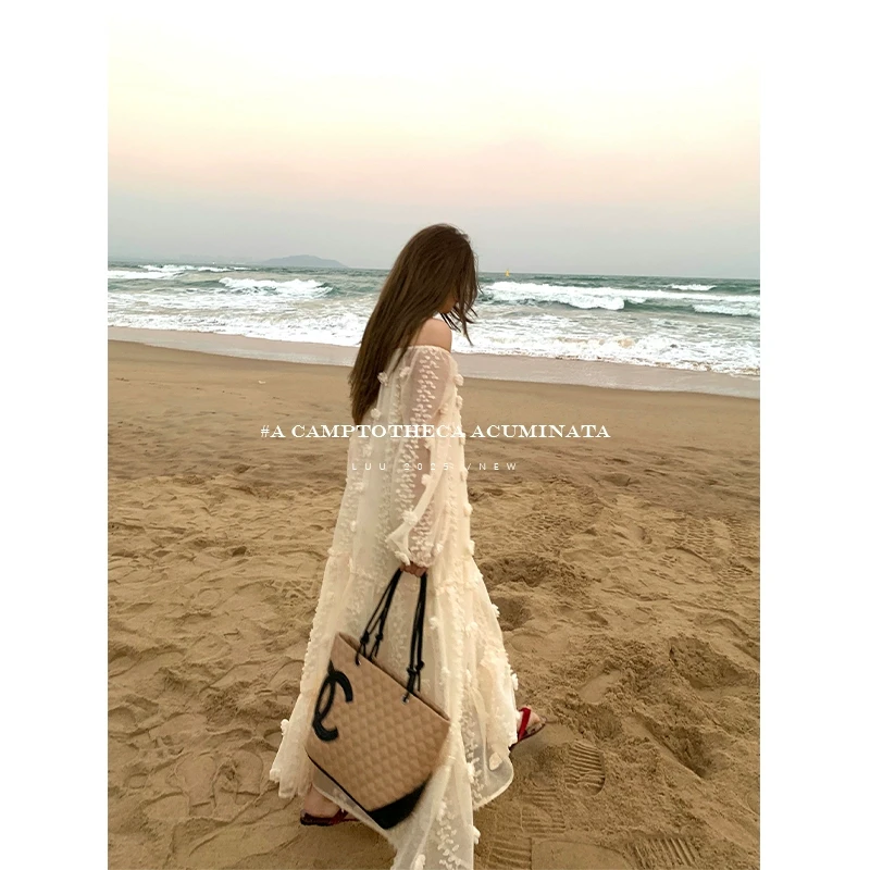 LUU桃喜儿/仿麻肌理感连衣裙女秋冬宽松中长款方领白色高级感裙子