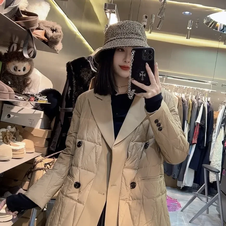 休闲压格羽绒西服