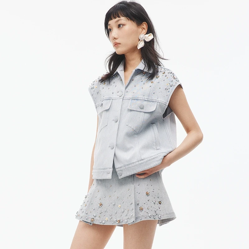 lefame拉飞姆2025夏新款时尚浅灰色无袖钉珠牛仔马甲背心女