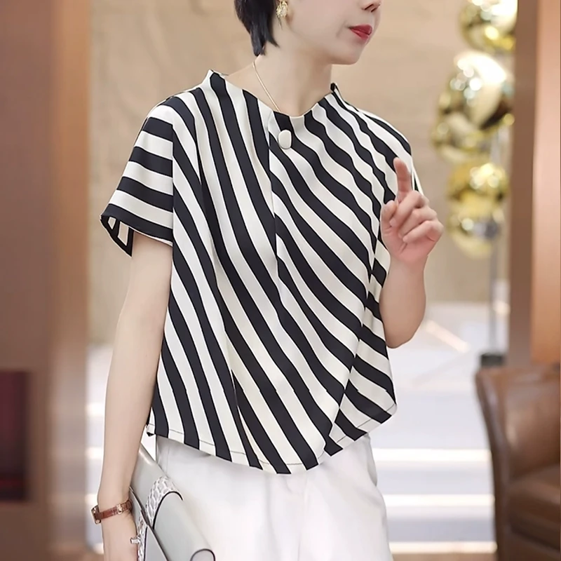 女士条纹立领衬衫2025夏季新款洋气减龄宽松显瘦别致小衫醋酸上衣