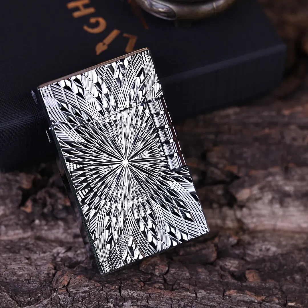 【火机云仓】复古钢音朗声充气明火打火机浮雕太阳花（银色）