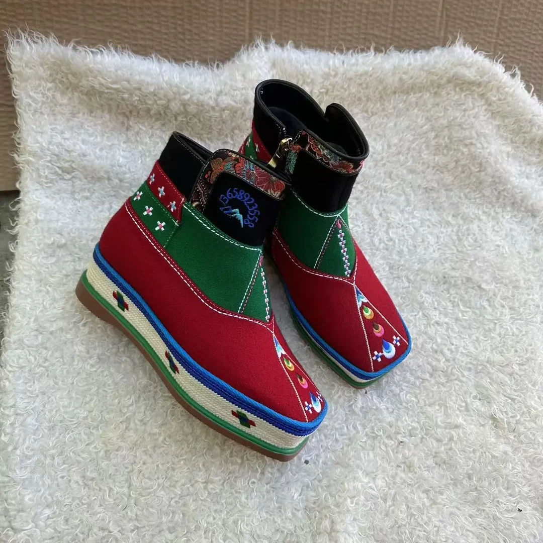 民族风格女士新款绣花鞋内里加绒款平底舒适百搭