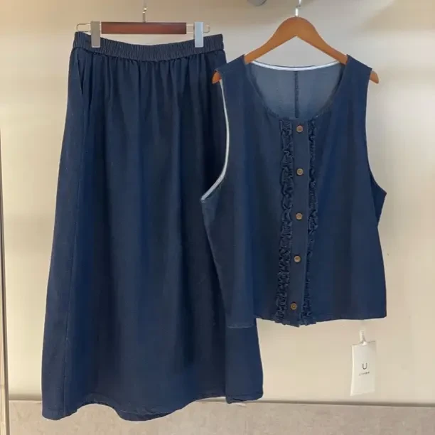 超薄细腻麻棉牛仔马甲搭配半身裙和裤子的套装