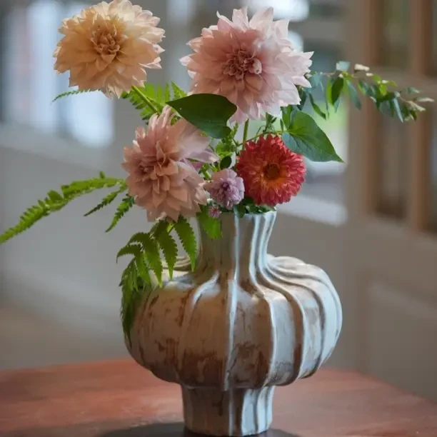 【耘兮花器】侘寂禅意粗陶花瓶复古手工插花用于民宿怀旧白色梓心瓶