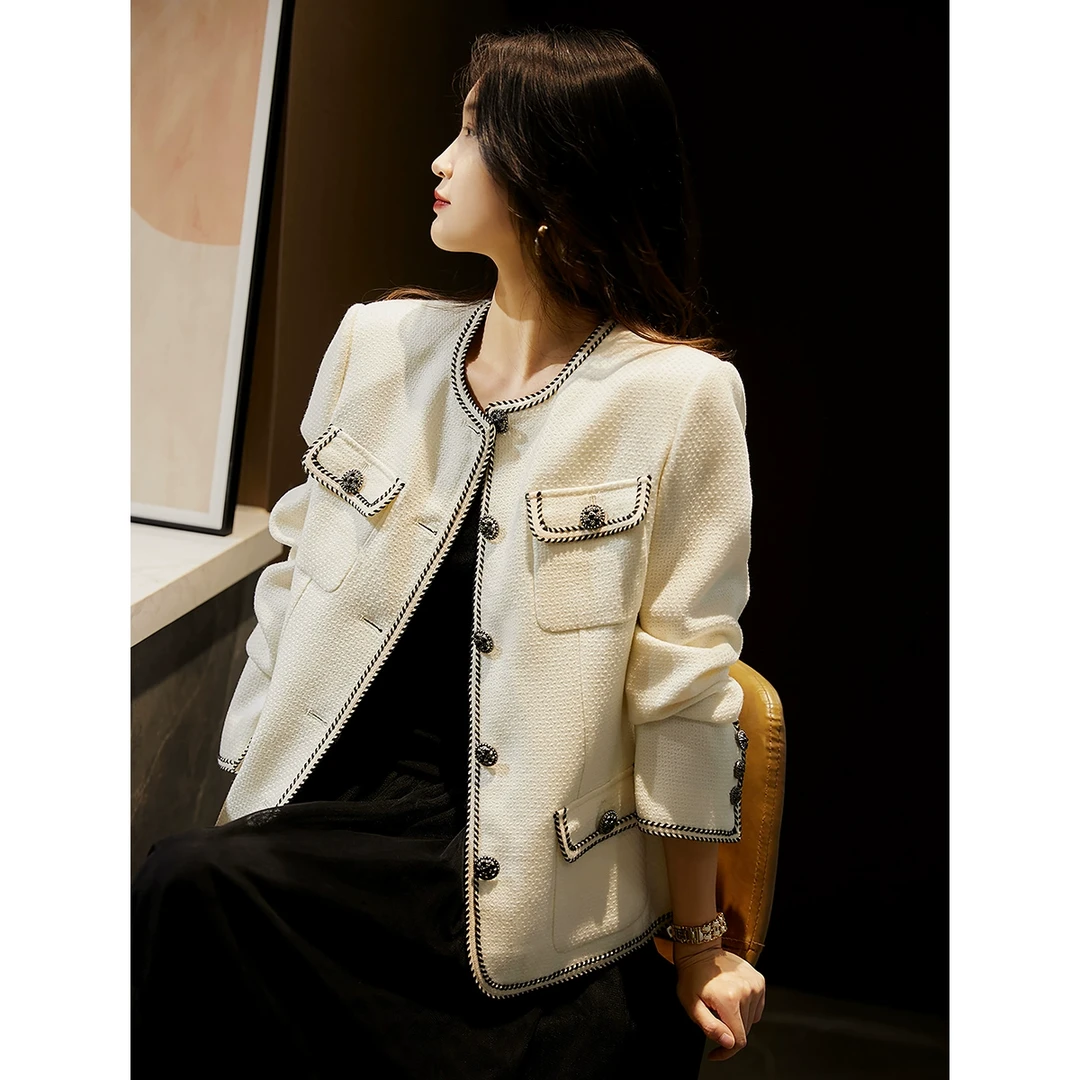 笑涵阁 致敬优雅复古香风圆领外套24年冬WTF566742VG