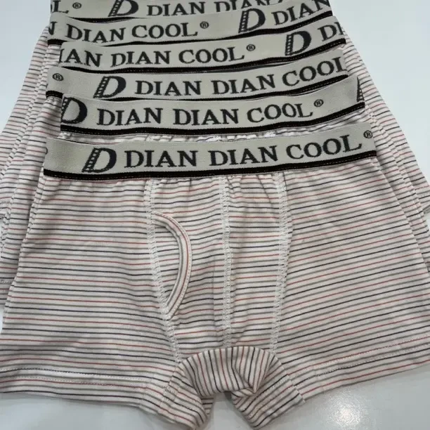 特价男童平角内裤透气舒适运动风中腰四角短裤柔软亲肤