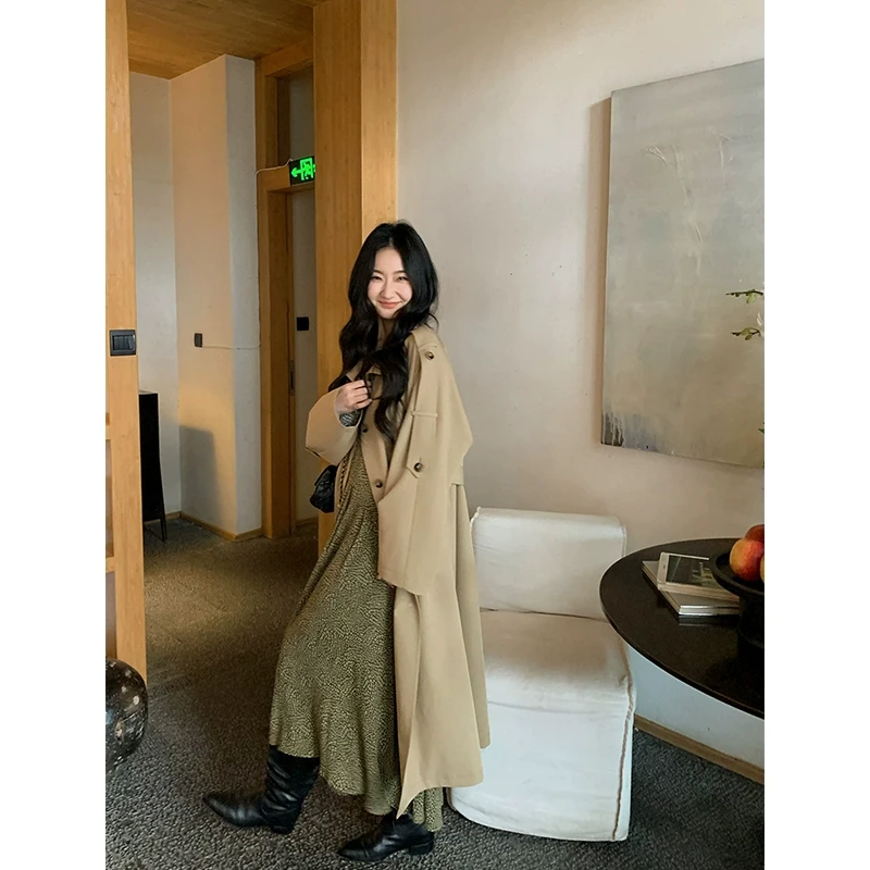 任小艺卡其色经典风衣外套女高级感立领外套秋冬宽松长款薄大衣