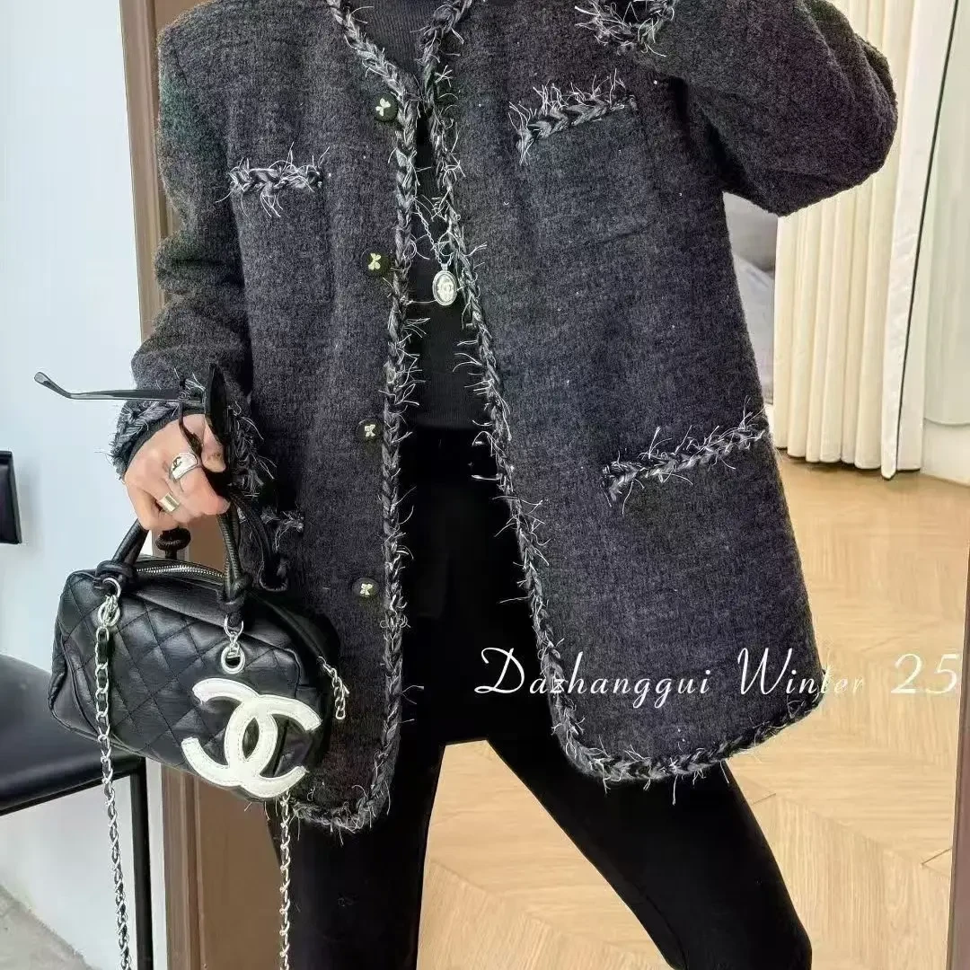 冬季精致百搭粗花羽绒小香外套