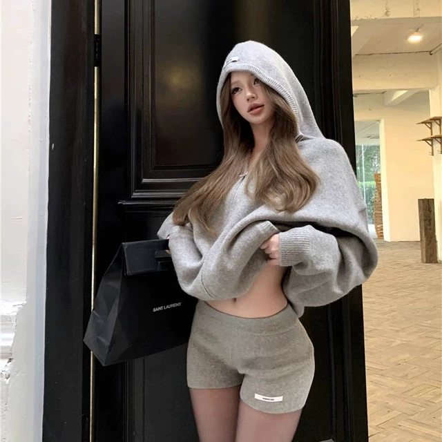 休闲套装复古灰色连帽长袖毛衣外套女秋冬穿搭针织直筒短裤两件套