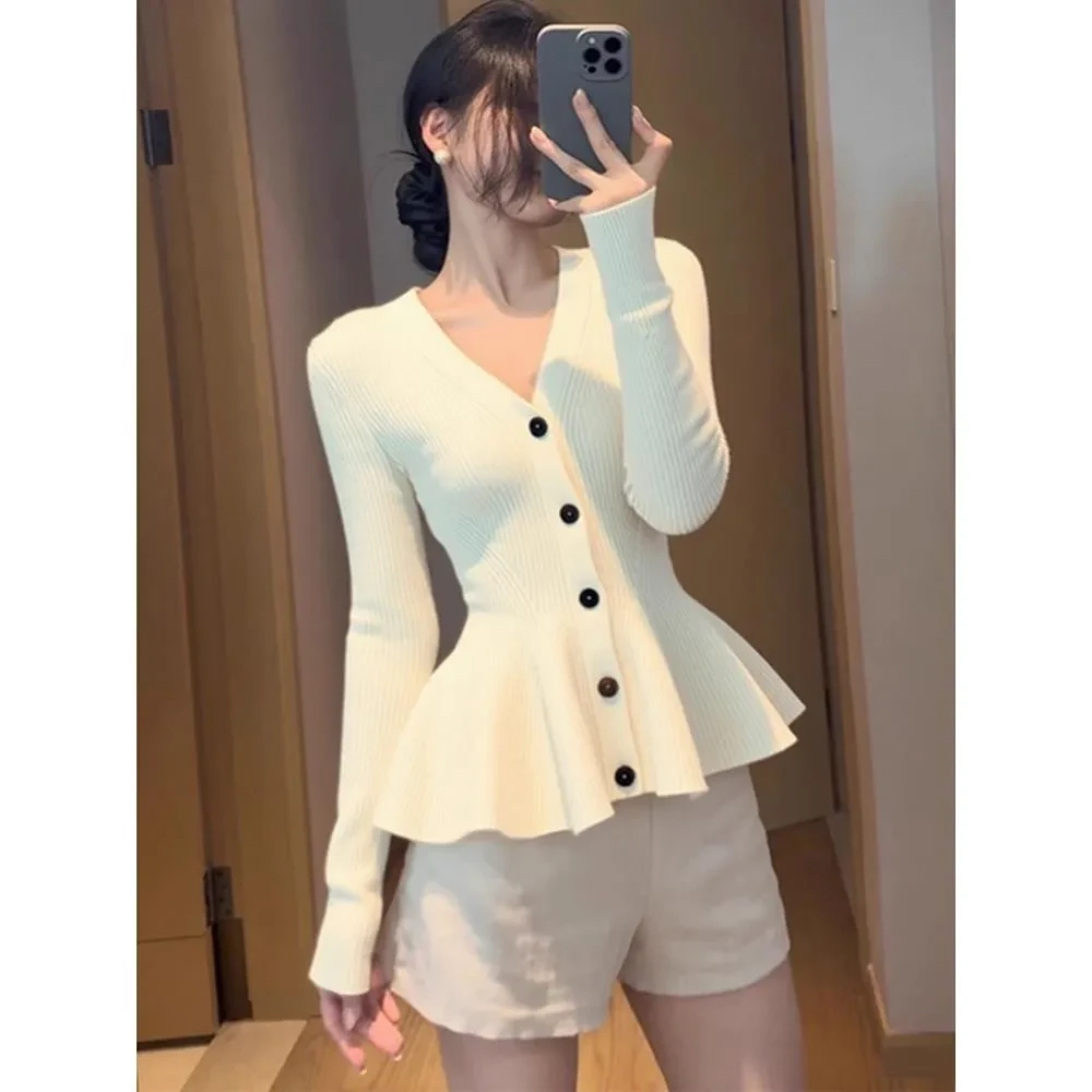 深圳南油轻奢高端货~法式简约风V领针织开衫女长袖掐腰纽扣上衣潮