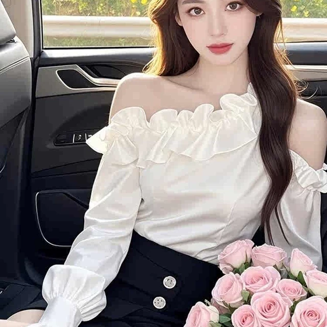 白色高级感轻奢露肩长袖衬衫女装春秋设计感木耳边上衣2025炸街国