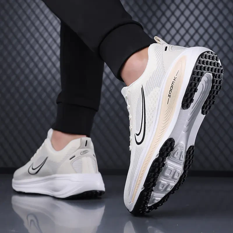 品牌断码男鞋秋冬季飞织网面运动鞋男透气轻便跑步鞋百搭休闲鞋子