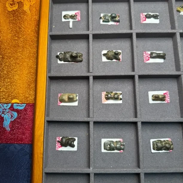 藏传托甲天铁小雪狮挂饰