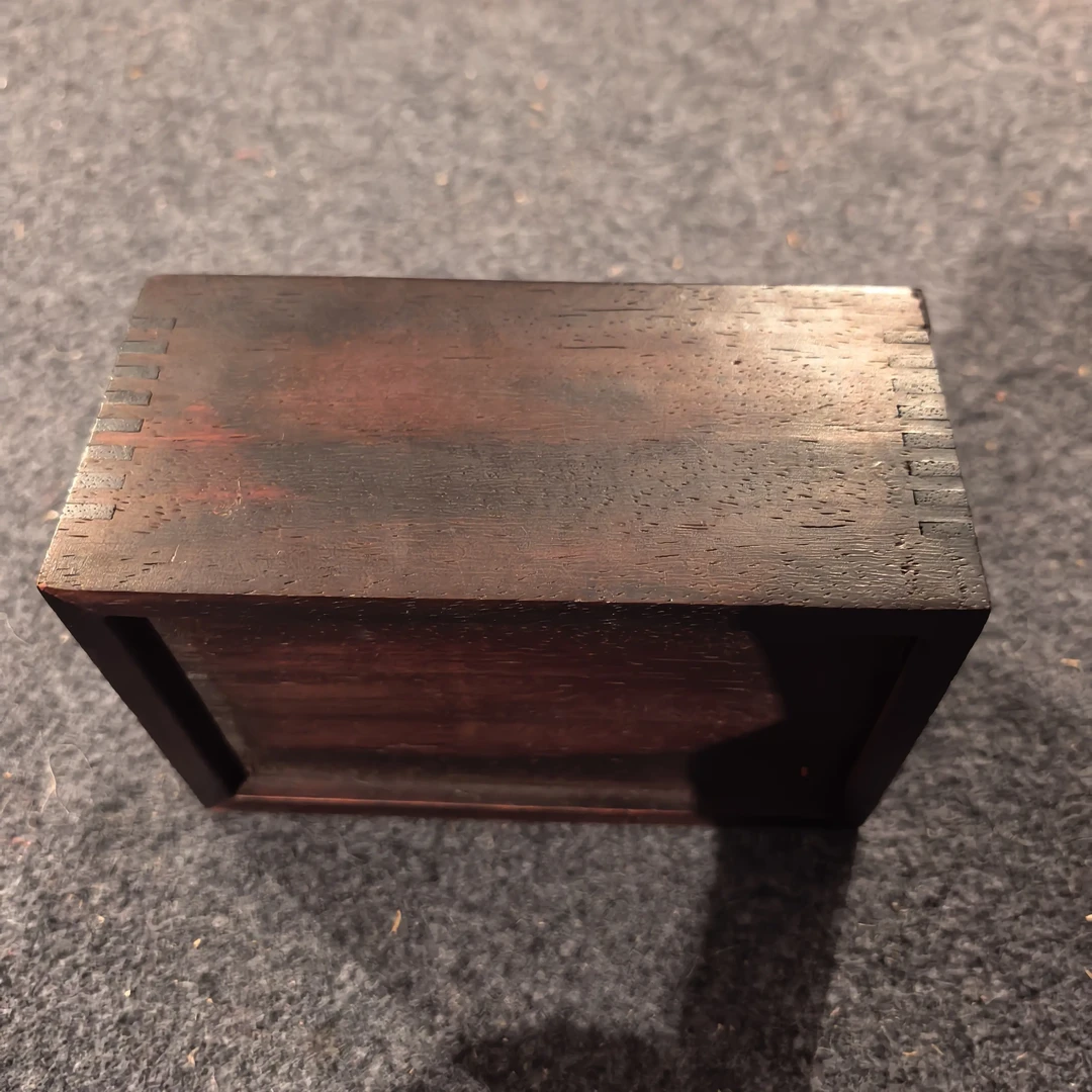 【闪购商品】小叶紫檀木盒 006 红芝一套