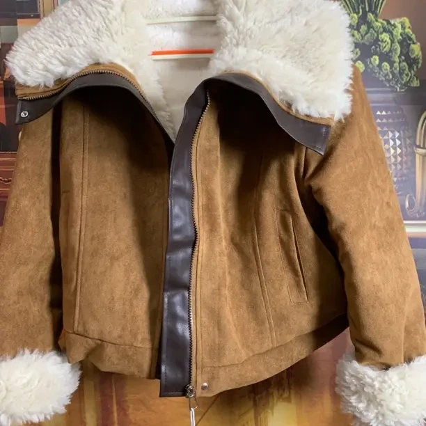 冬季短款翻毛领白鸭绒羽绒服时尚巴恩风休闲保暖