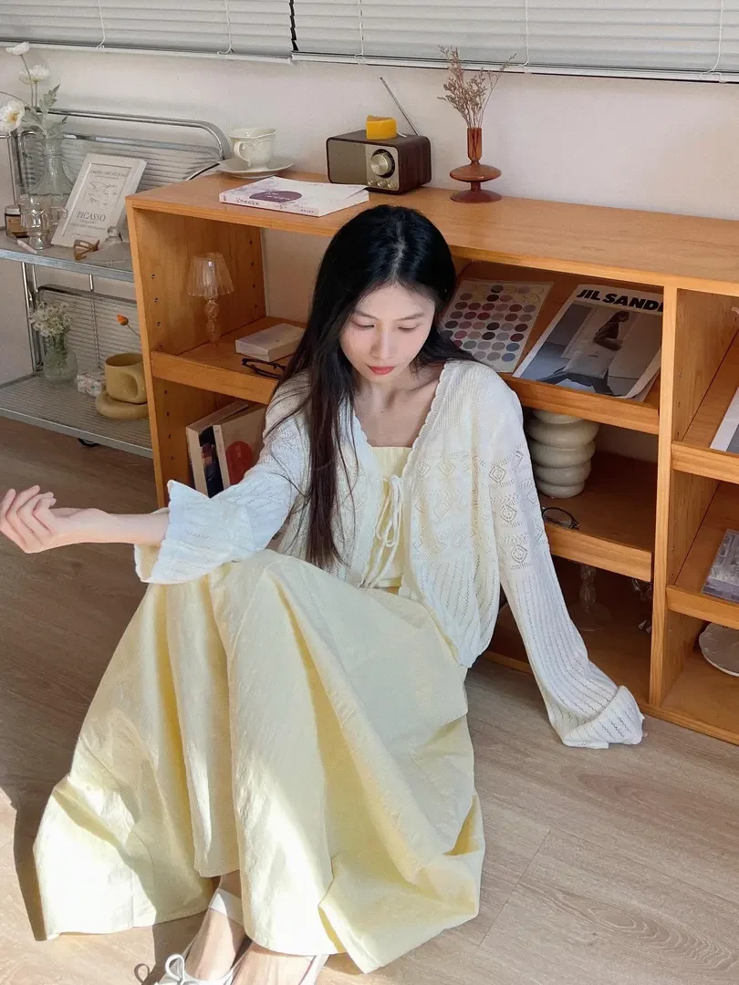 2025秋季新款高级绝美黄色背带连衣裙新款女装针织开衫时尚两件套