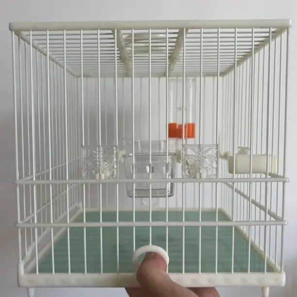 强盛塑钢ABS材质绣眼鸟笼带挂钩适合绣眼贝子花雀四方洗澡笼