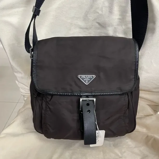 95新 Prada/普拉达 G专属/普拉达单眼邮差斜挎包/26052
