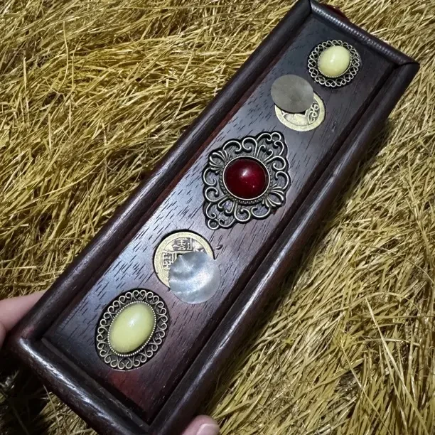 【闪购商品】福利榫卯红珠长盒