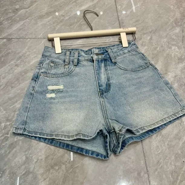 夏季浅蓝色破洞高腰宽松显瘦阔腿牛仔短裤