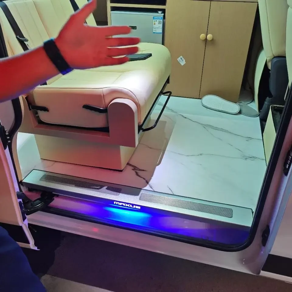 大通大拿v1航空铝地板铝合金迎宾踏板商旅车型安装适用