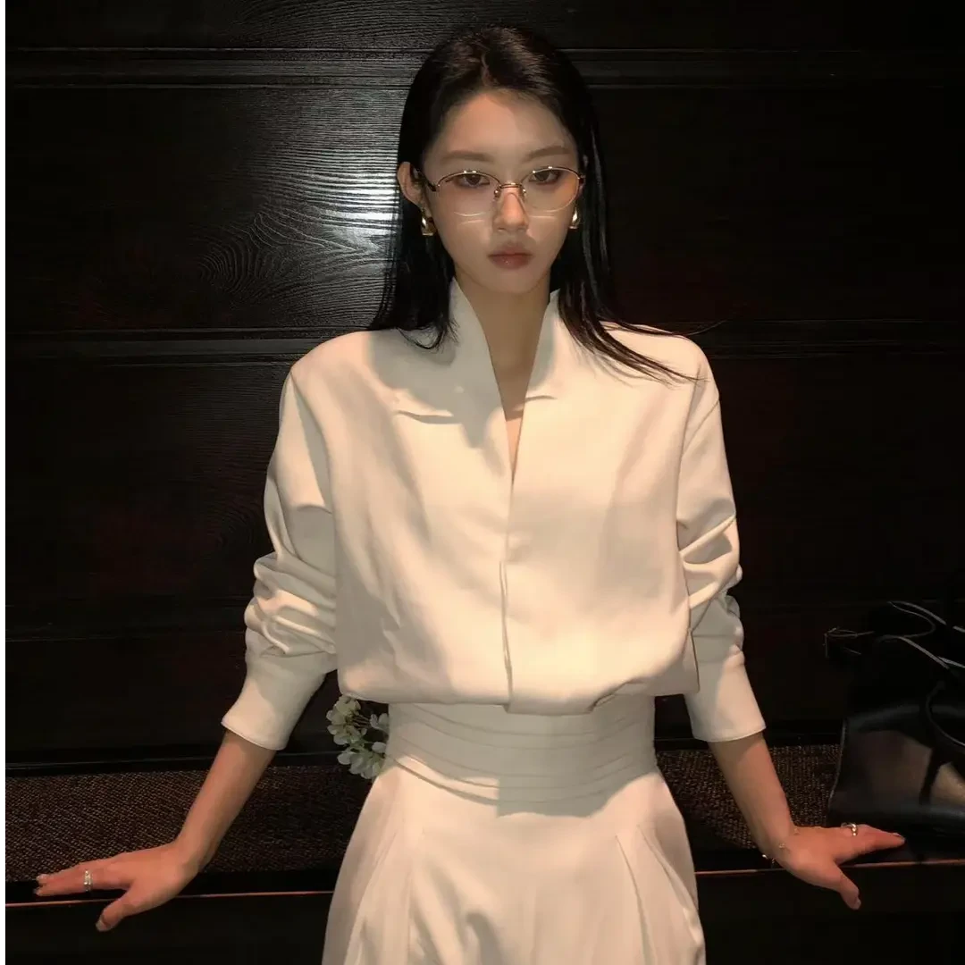 高级感新中式v领口白衬衫套装女2025春季收腰显瘦腰封阔腿裤长裤