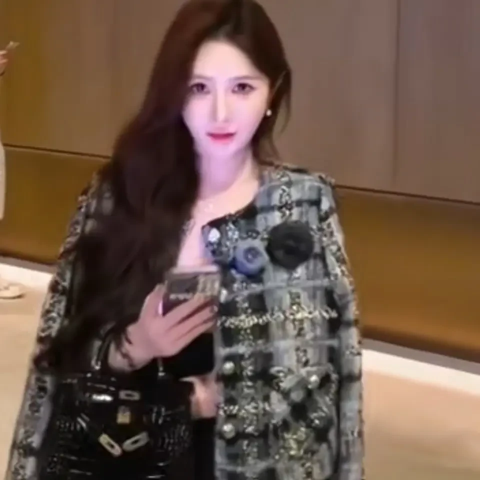 小香风女格子修身型常规款长袖防风短外套冬季加厚