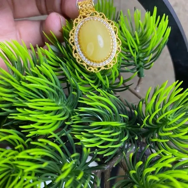 银镶嵌蜜蜡吊坠百搭