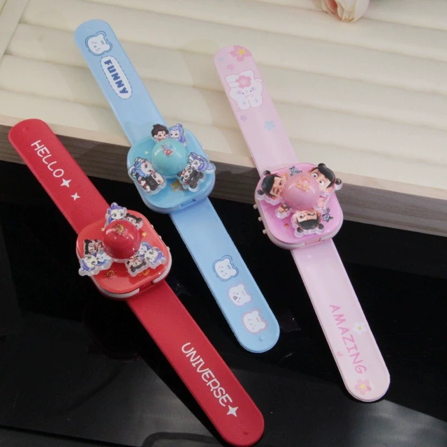 卡通哪吒儿童啪啪圈手表旋转发光男女童手环拍拍圈小朋友闪灯玩具