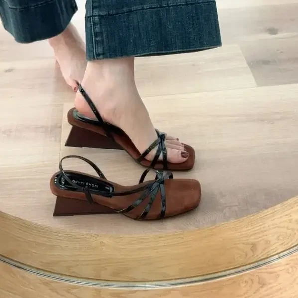 意式风~复古细带凉鞋女小众设计感异形跛跟露趾高跟夏季气质女鞋