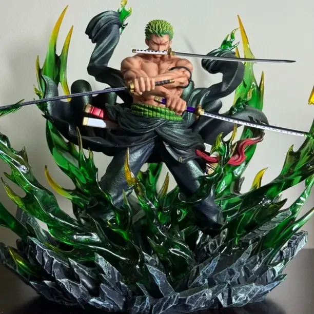 私人定制天绘索隆地台带灯双版本树脂雕像