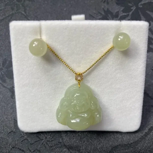 和田玉佛公挂件，送耳钉。