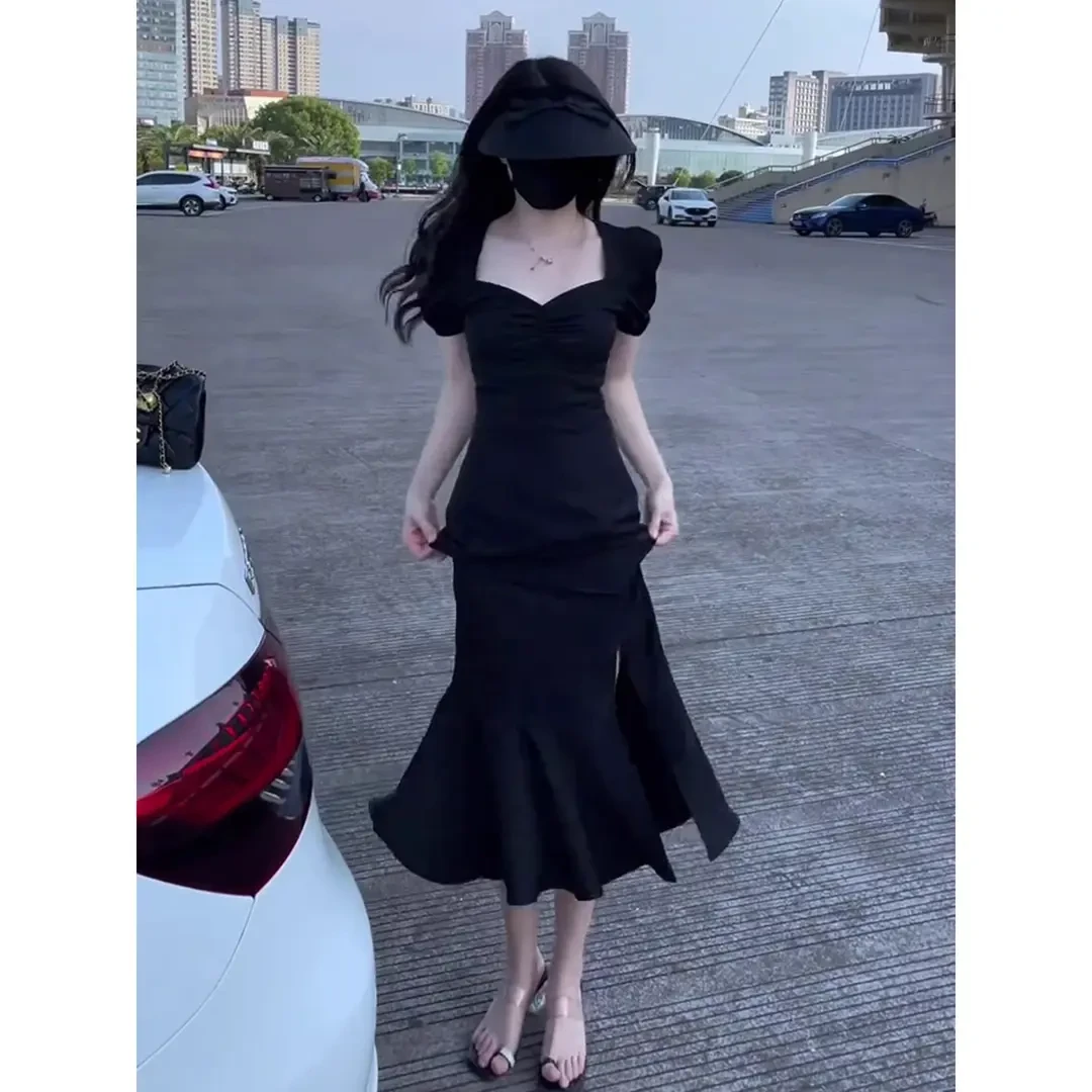 夏季新款法式赫本风小黑裙修身显瘦方领长裙黑色五一旅游出街衣服