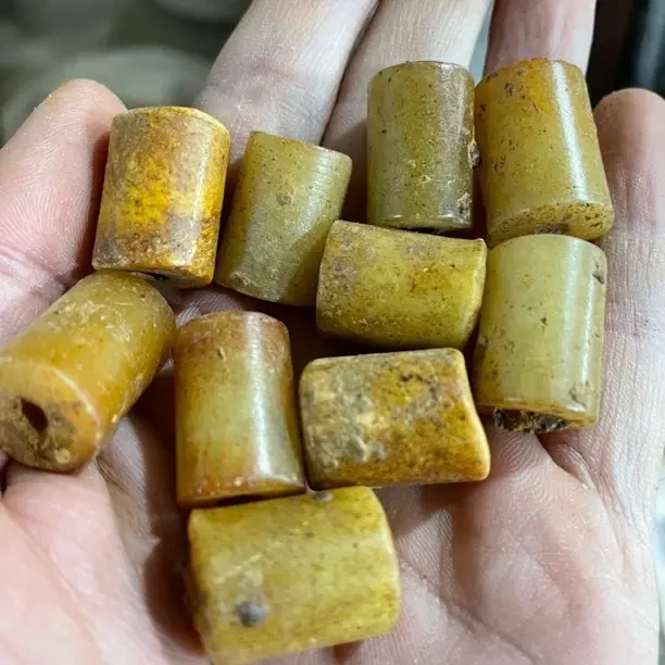 和田玉未镶嵌珠子一单20颗