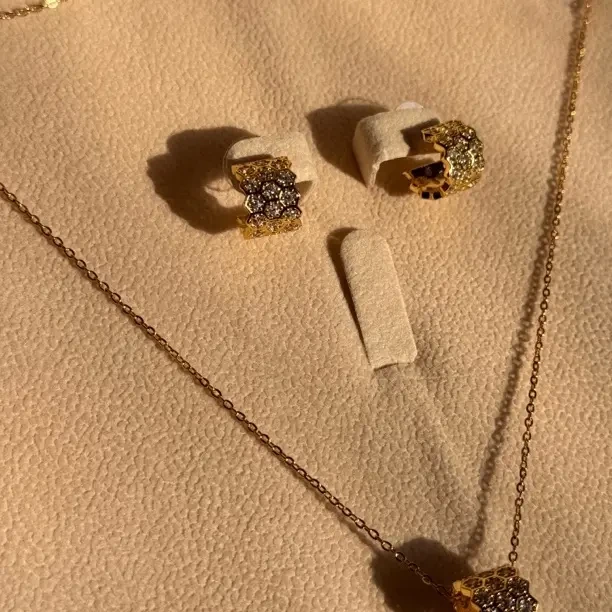 铜合金项链 铜合金轻奢镶钻宫廷风气质简约小众百搭精致两件套