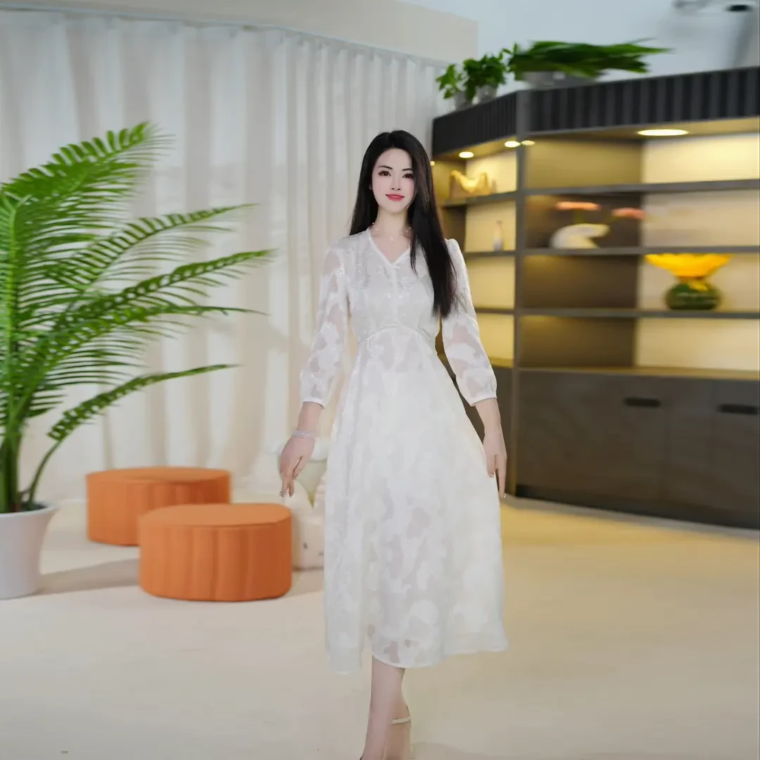 <015>早春款大气显瘦提花圆领遮肚子舒适长袖百搭女装连衣裙