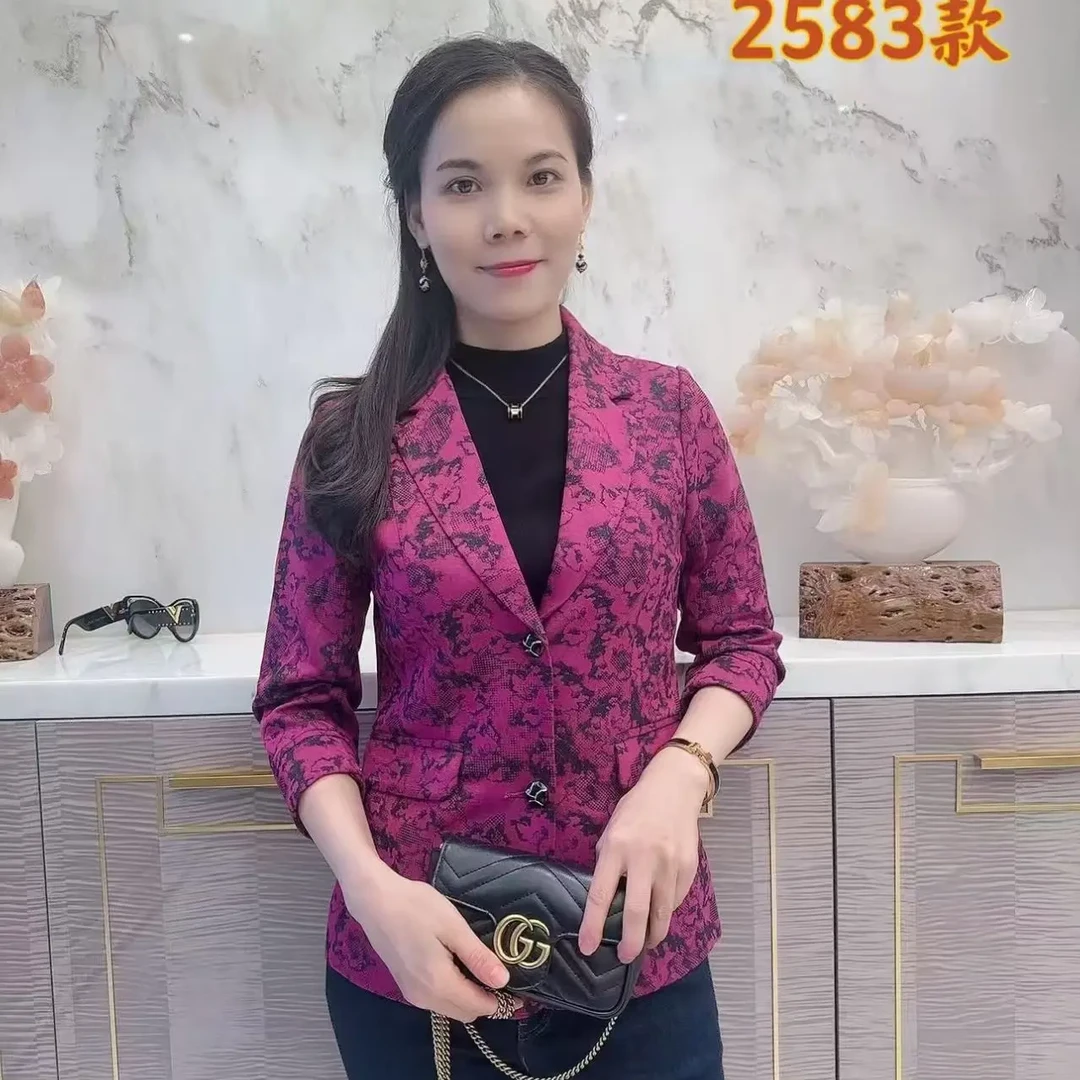 女士提花七分袖碎花西装外套春秋新款时尚百搭修身显瘦休闲西服