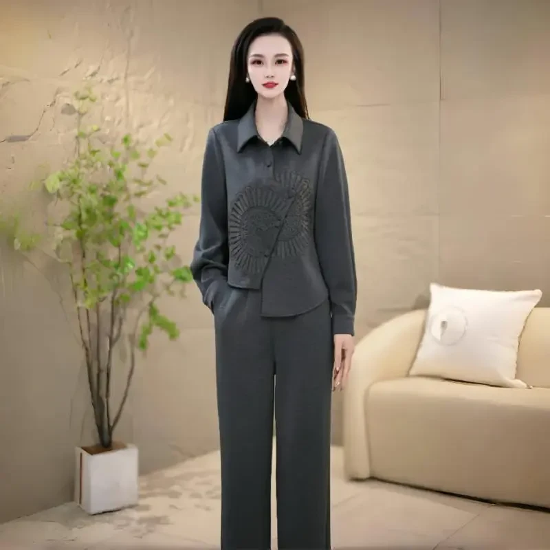 [专柜正品】2025气质百搭春季爆款时尚绣花翻领显瘦套装两件套套装