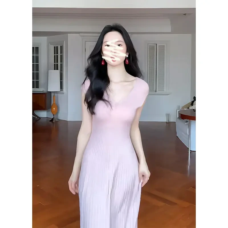 连衣裙女2025夏季新款法式气质V领小飞袖坑条收腰显瘦中长款裙子