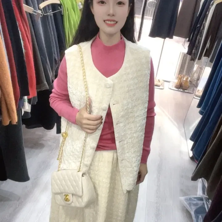 秋冬奶油丝绒四叶草压纹马甲香风套装