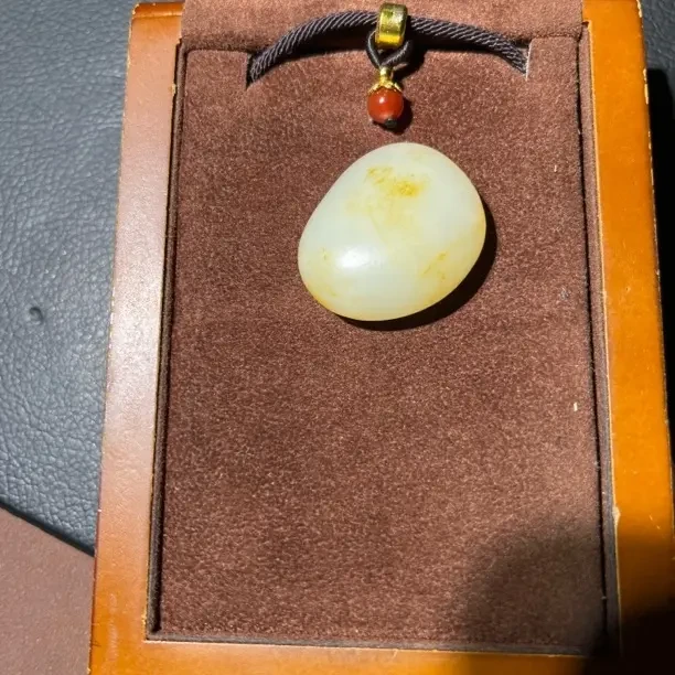 枣红皮洒金皮白肉随形挂件