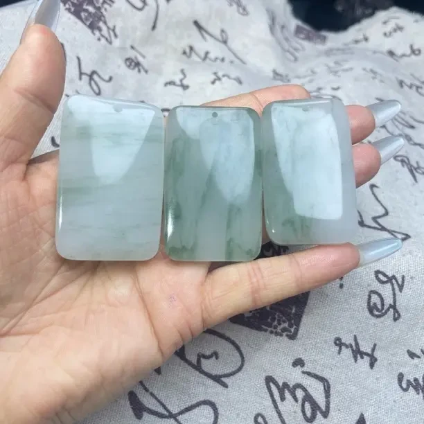 天然天山翠无事牌吊坠时尚百搭情侣款（多样性发货拍一发一）