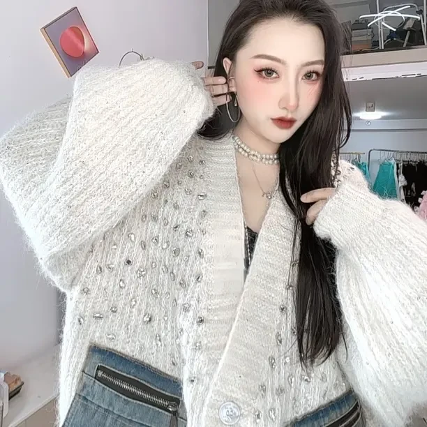 拼接钉珠针织保暖V领厚款毛衣宽松时尚气质女装韩版