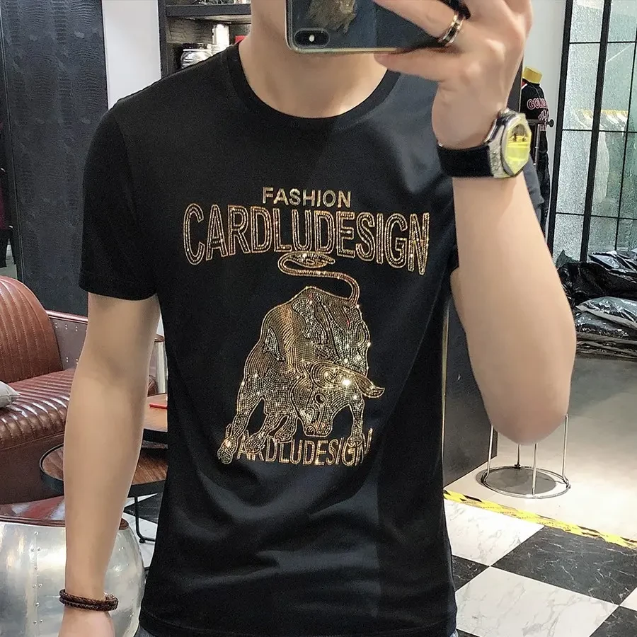 2025夏季新款短袖T恤男士潮牌修身时尚休闲青年烫钻潮流高端男装