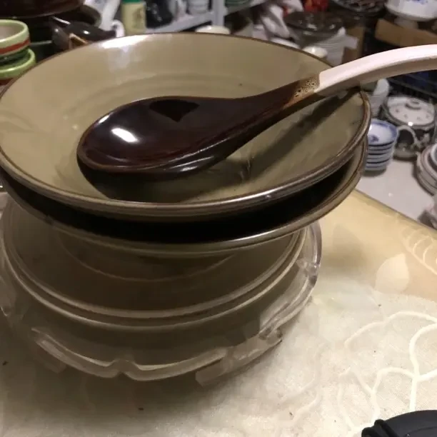 陶瓷大斗立碗两个和勺子