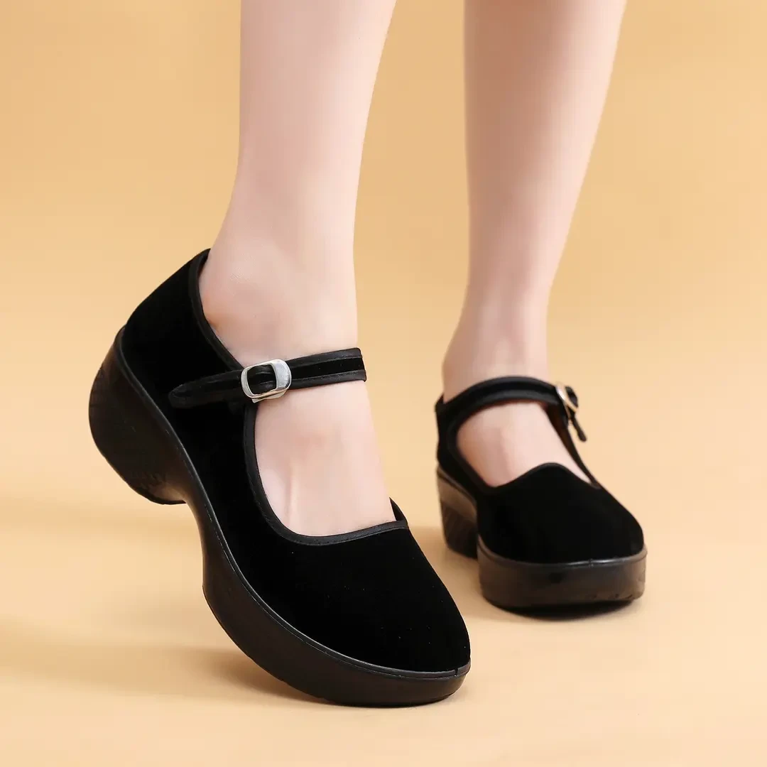 老北京布鞋女士舒适坡跟浅口布鞋平底跳舞妈妈鞋黑色酒店工作单鞋