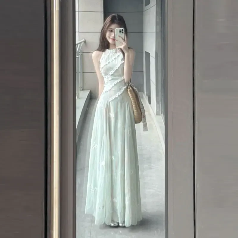 B526法式甜美无袖挂脖连衣裙子夏季新款高级感气质绝美收腰长裙