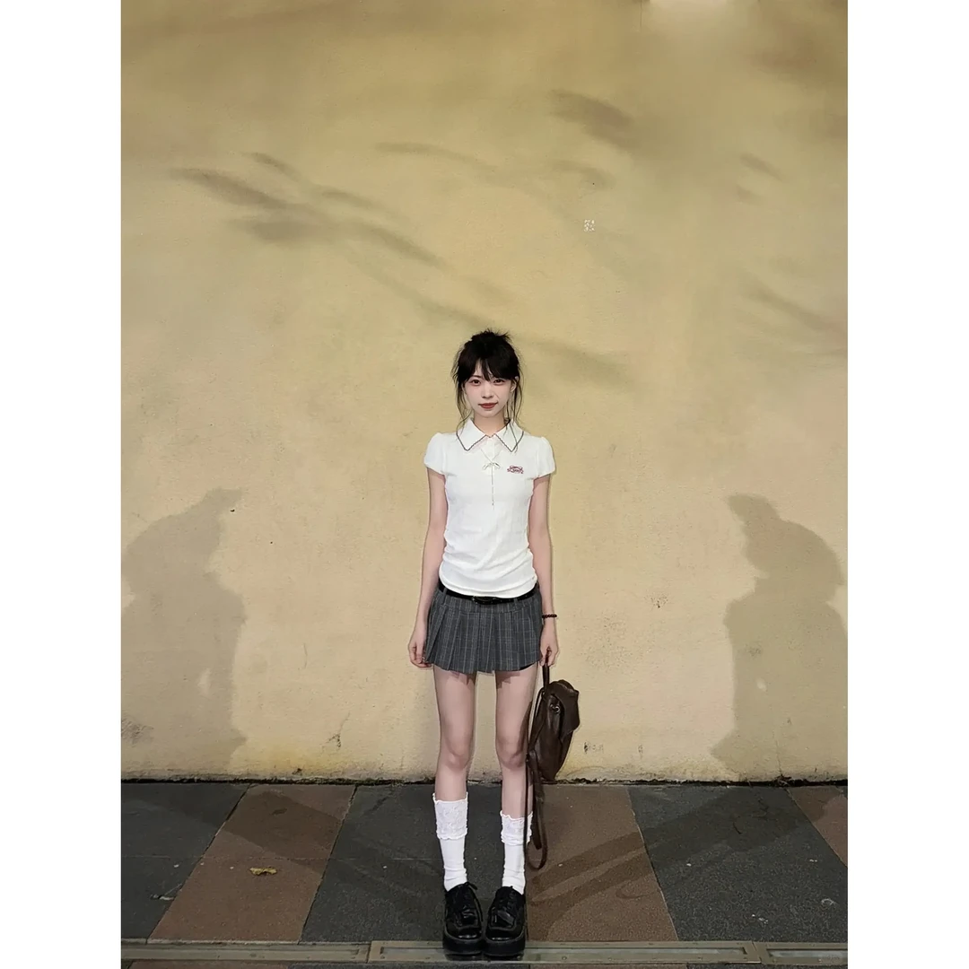 SUMBUR夏季新款甜辣妹短袖t恤女修身显瘦polo领学院穿搭刺绣上衣