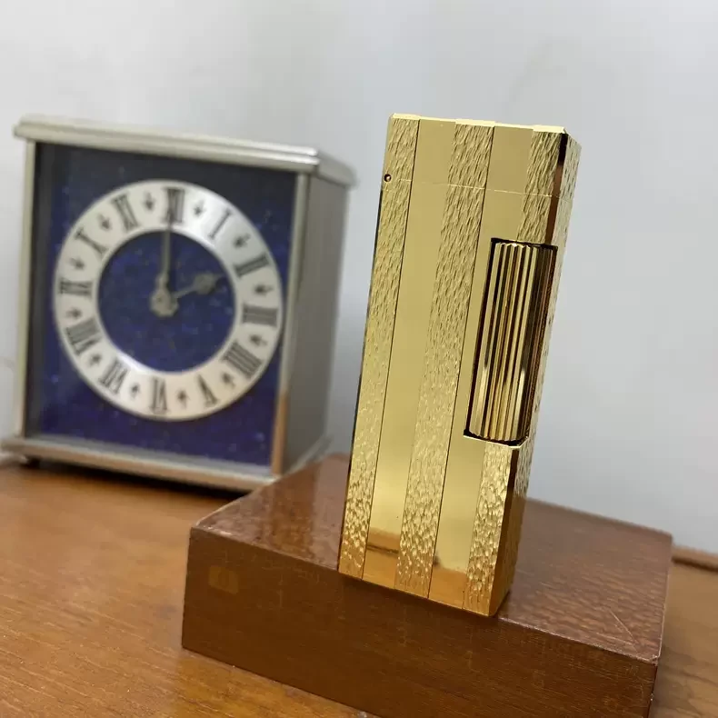 原品保证！阿尔弗雷德·登喜RG1 金色缎面间镜面条纹款打火机Ax